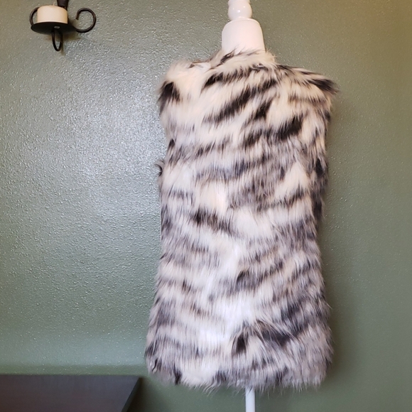 Via Spiga Zebra Print Faux Fur - Picture 2 of 3